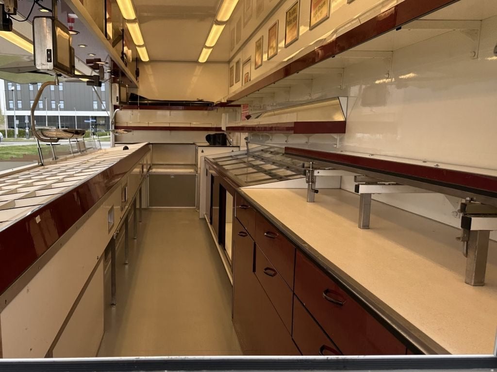Foto 7 van Zéér nette snoepverkoopwagen te koop!!