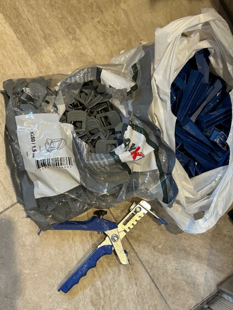 Tegel nivelleersysteem afstandhouders compleet Akkit, 60 cm of meer, Gebruikt, Ophalen of Verzenden, Minder dan 5 m²