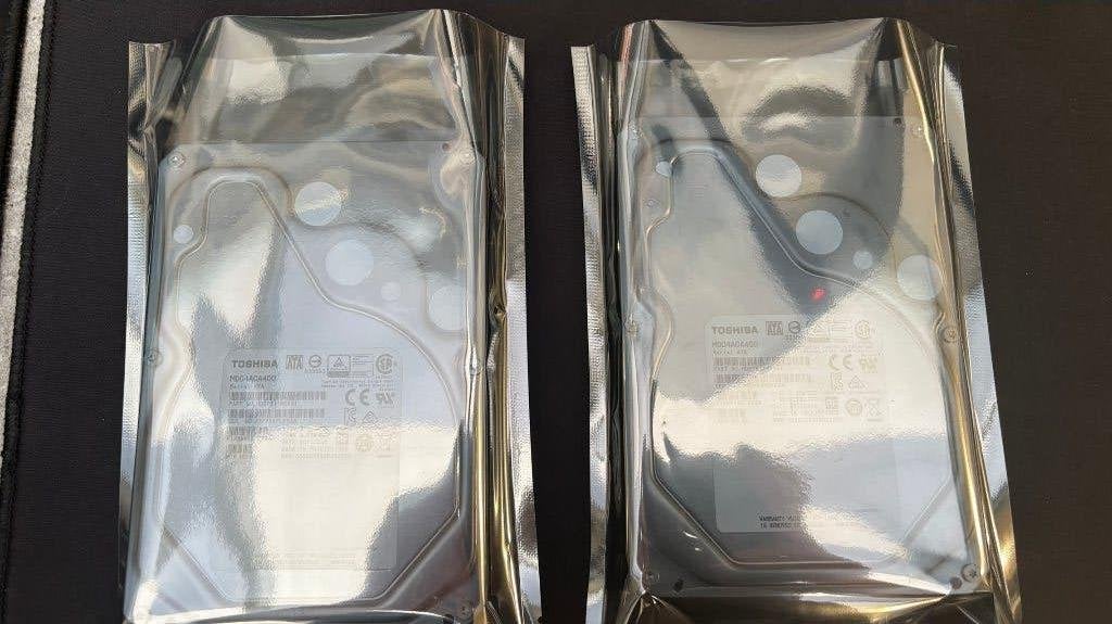 Toshiba 4Tb MD04ACA400 2x, Intern, Server, 4Tb, Ophalen of Verzenden