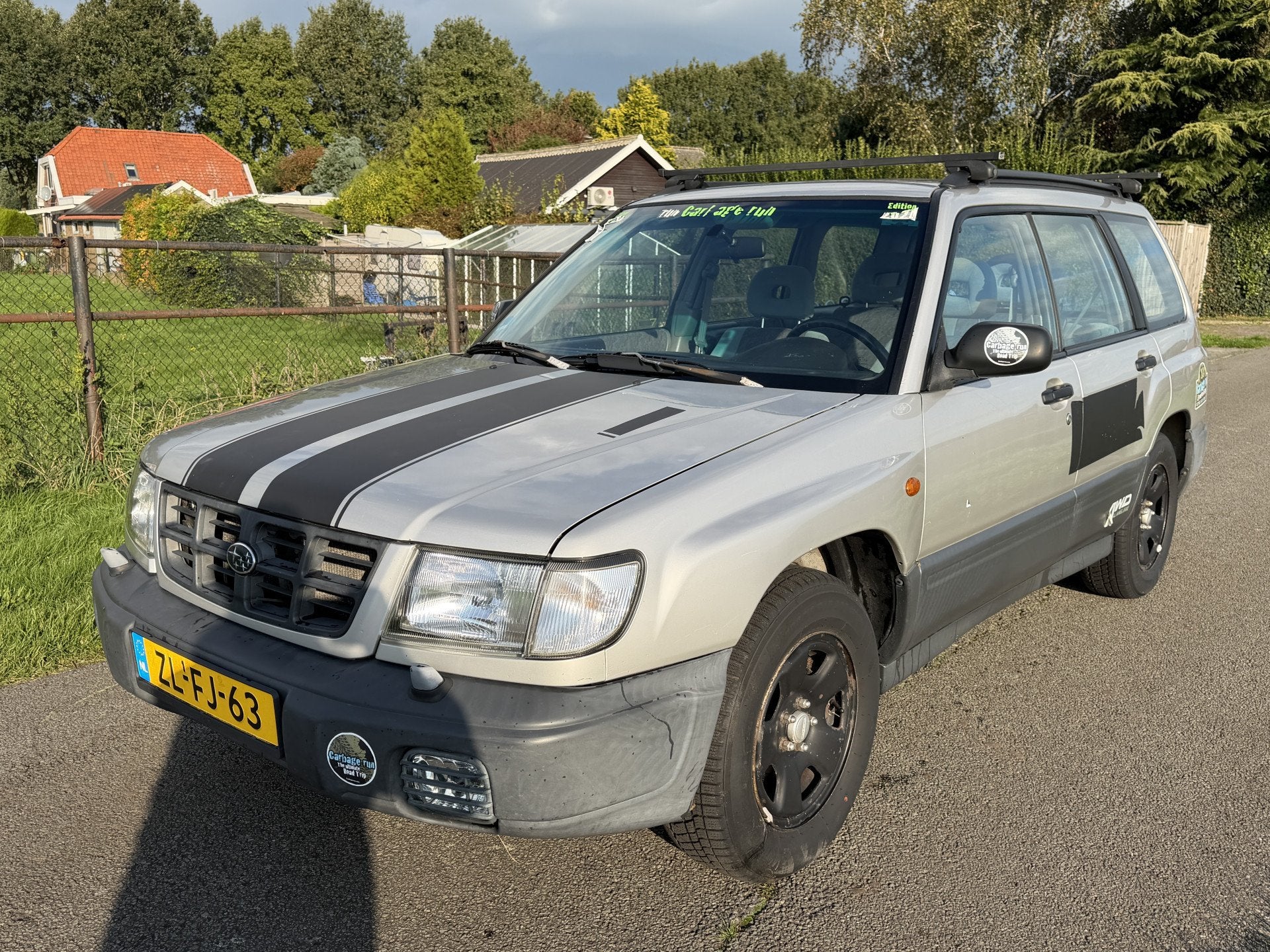 Subaru Forester 2.0 AWD basis (bj 1999), Auto's, Stof, Zwart, Radio, Bedrijf