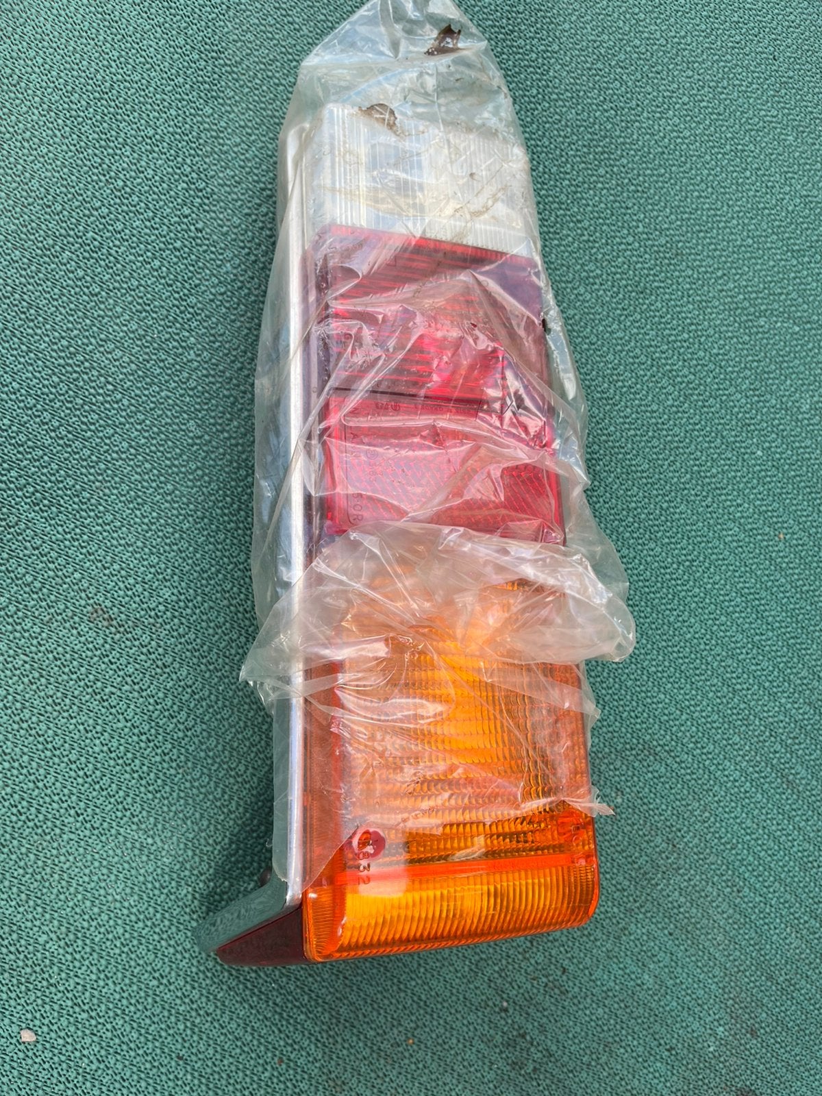 TR6 rechter nieuw origineel achterlicht, Ophalen of Verzenden, Nieuw