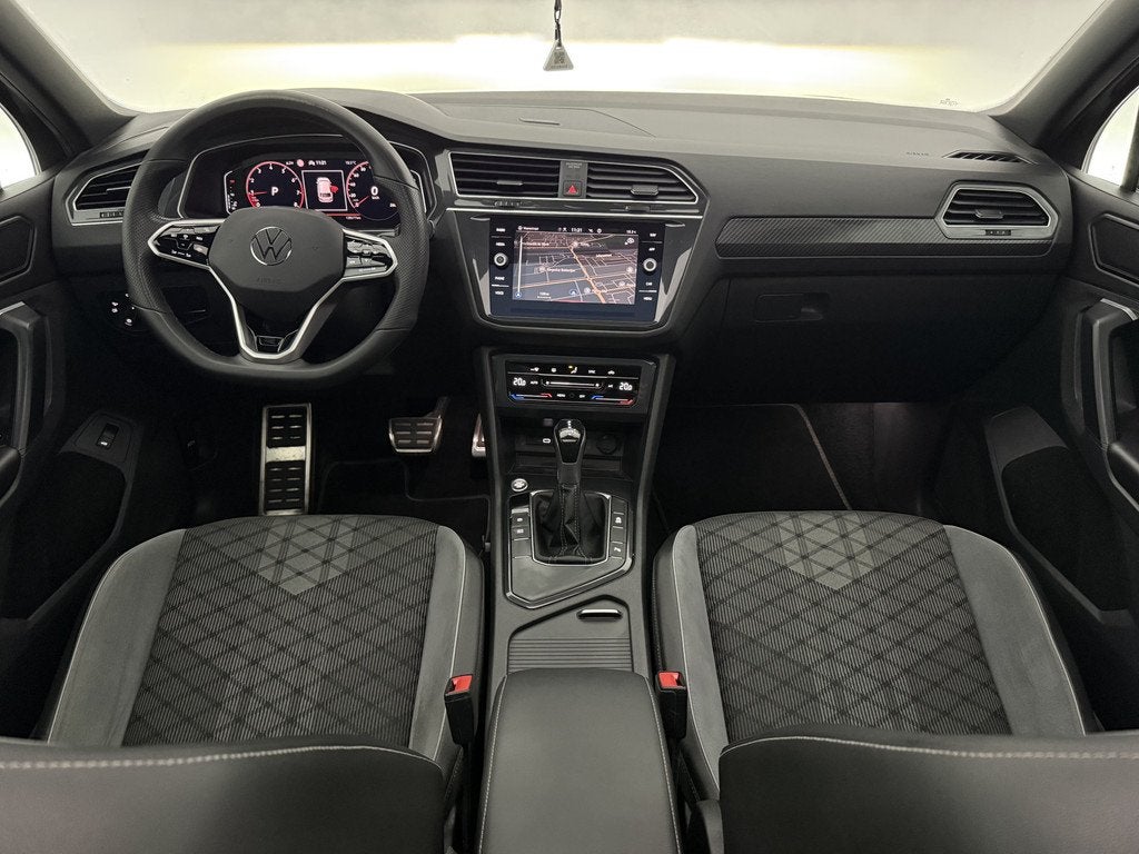 Volkswagen Tiguan 1.5 TSI R-Line Dolphin Grey | Black Style, Auto's, Volkswagen, 1441 kg, Euro 6, 4 cilinders, 150 pk