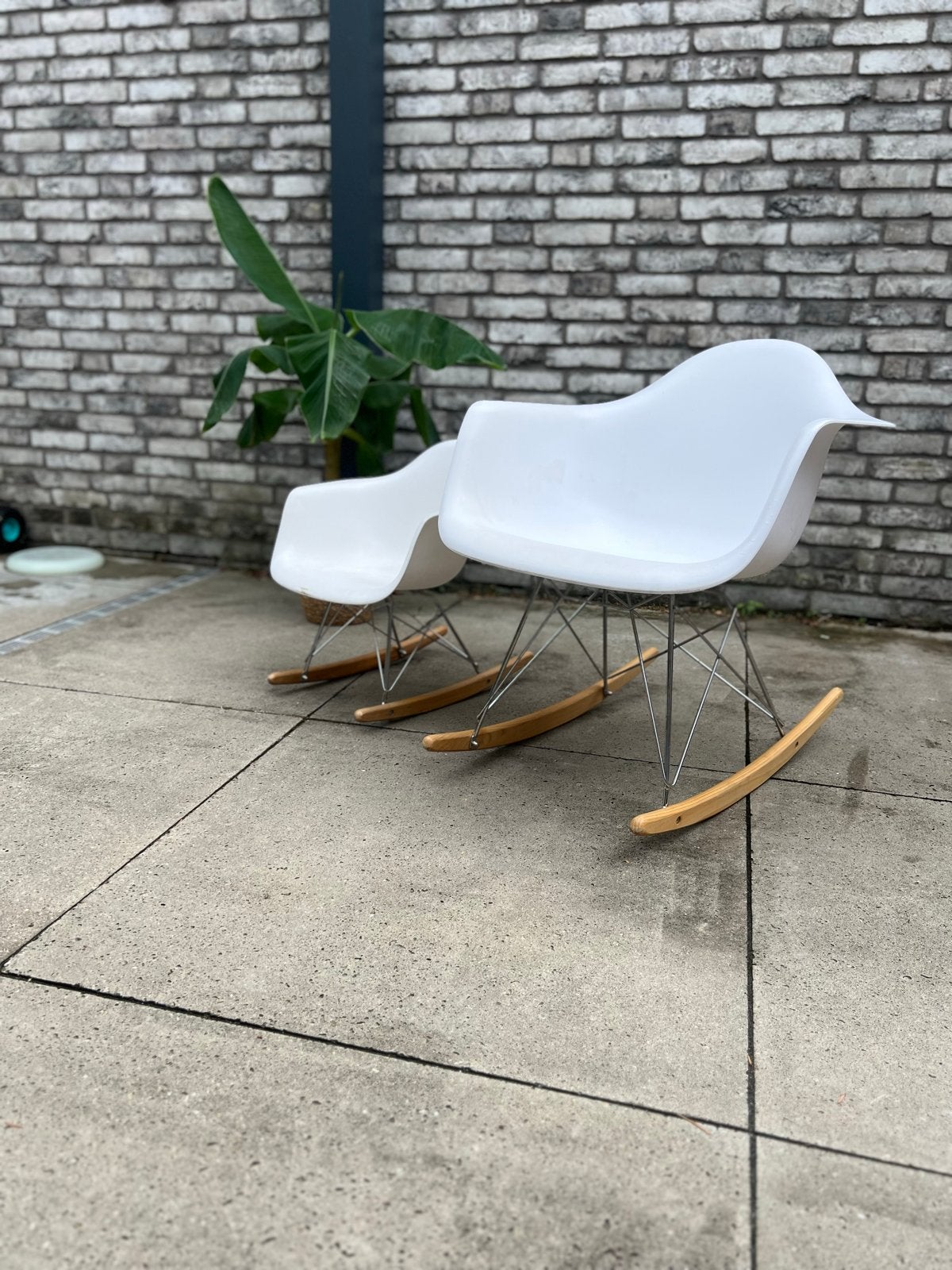Vitra Eames RAR schommelstoel, Huis en Inrichting, Stoelen, Ophalen, Gebruikt, Twee, Wit