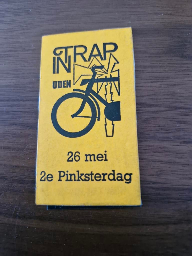 7332 Vintage 'Intrap Uden' Fiets Evenement Sticker, Ophalen of Verzenden, Gebruikt