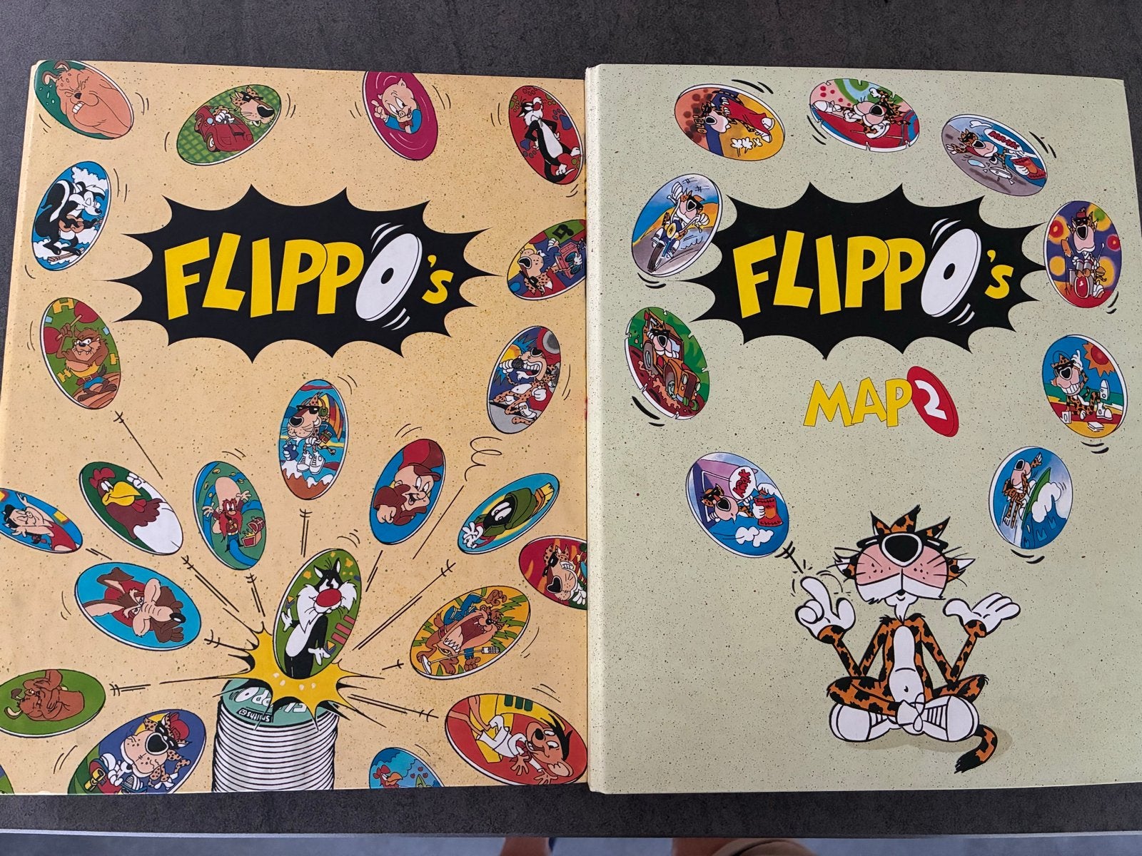 Twee complete mappen Flippo's - Looney Tunes & Cheetos, Verzenden, Looney Tunes, Verzameling, Met verzamelmap(pen)