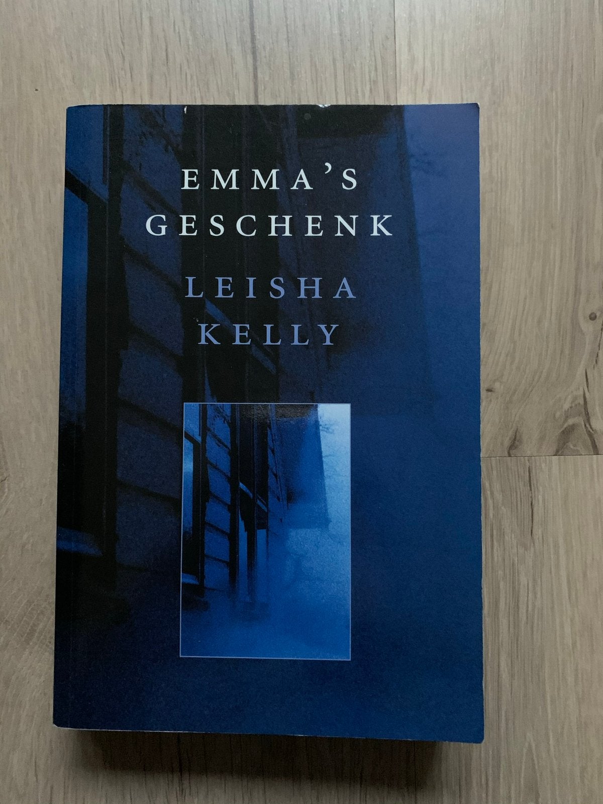 Emma’s geschenk van Leisha Kelly, Ophalen of Verzenden, Gelezen