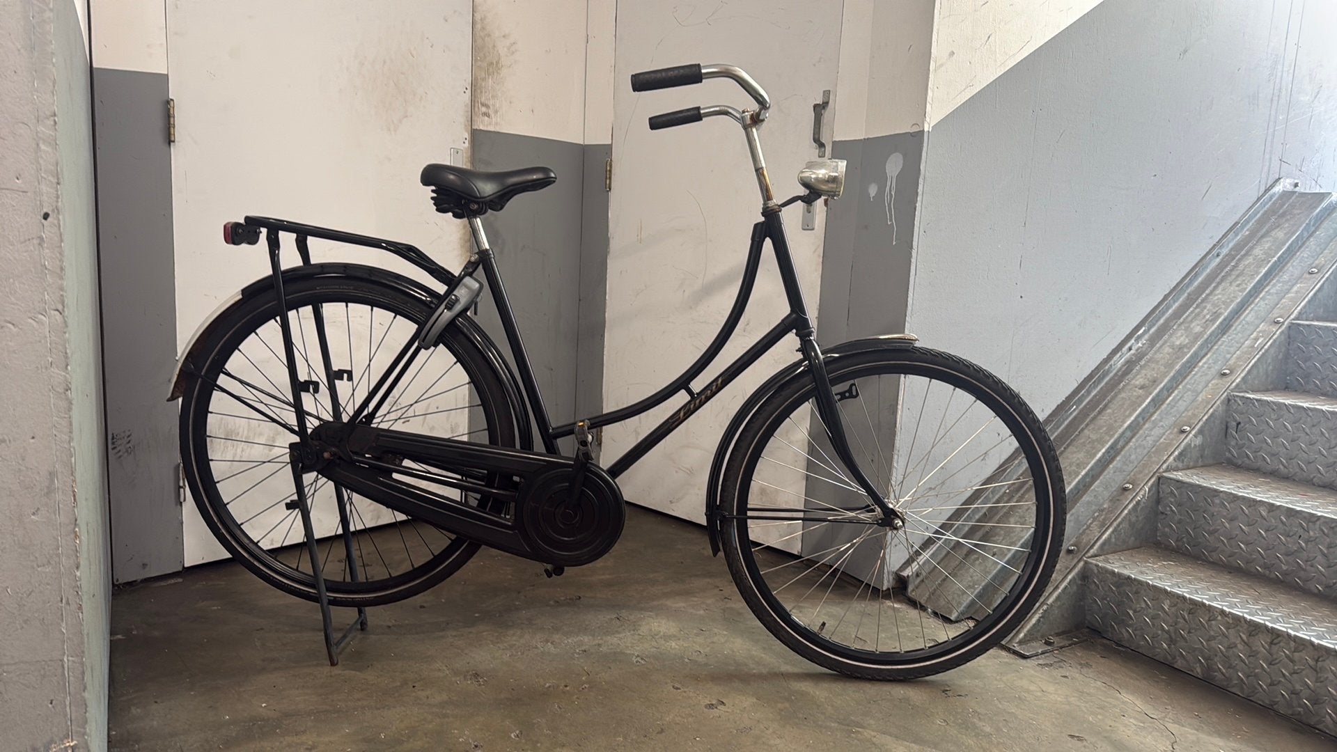 omafiets met terugtraprem 28 ich (frame 57 cm), 56 cm of meer, Ophalen, Zo goed als nieuw