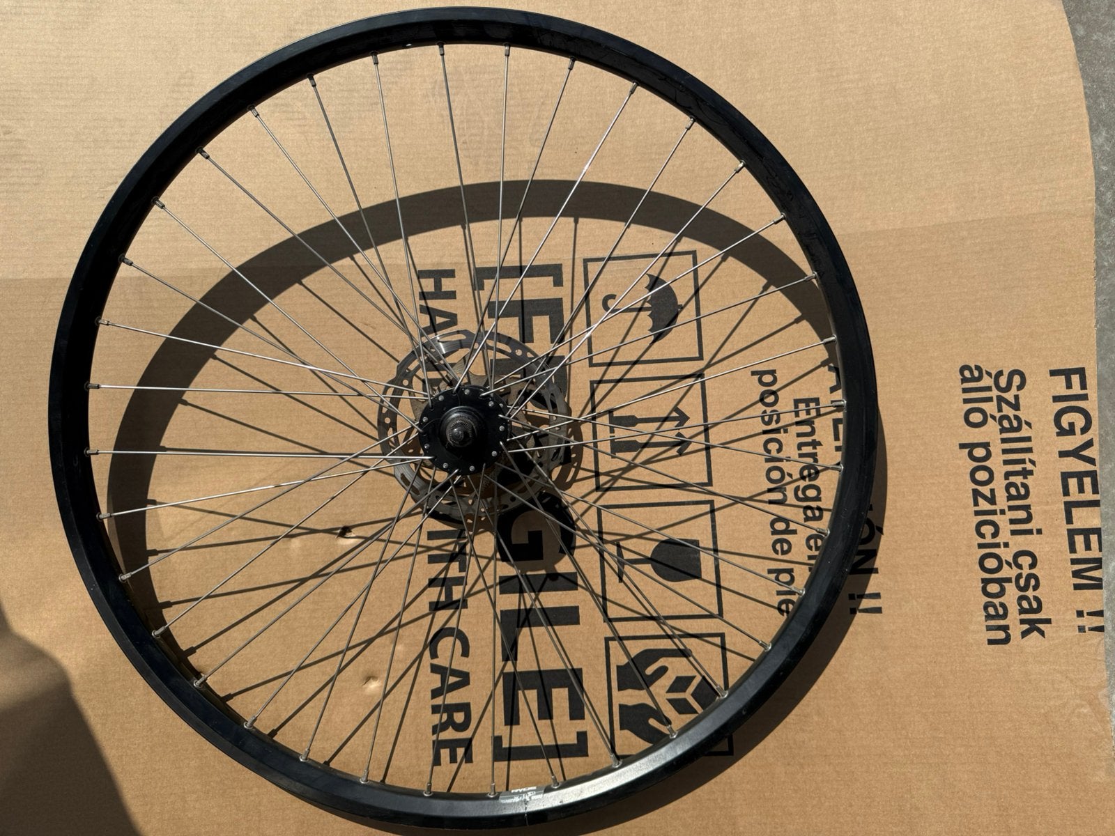 Xlc voorwiel 28 inch met schijf 160 mm, Ophalen of Verzenden, Zo goed als nieuw