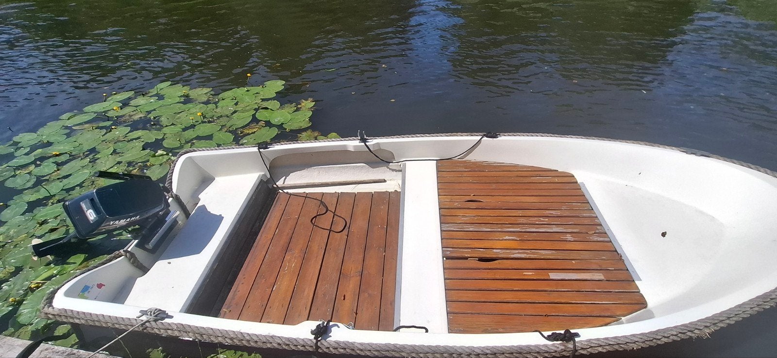 Stabiele polyester sloep met Yamaha 6pk buitenboordmotor, Diversen, Ophalen of Verzenden, Gebruikt