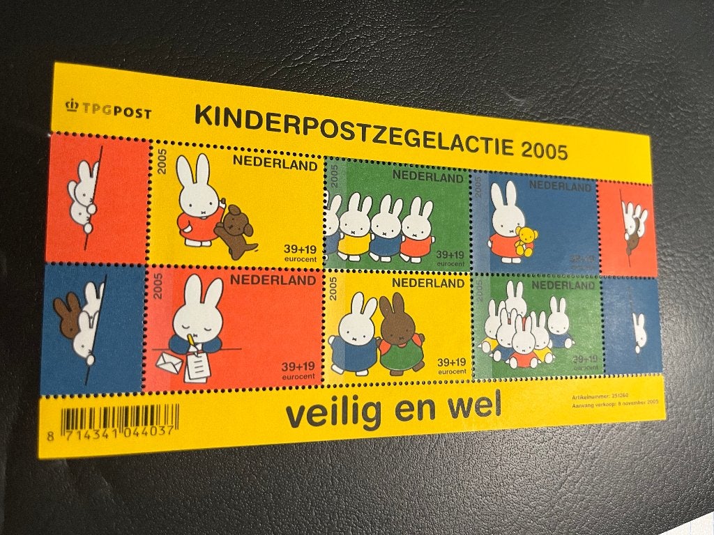 2 blokken Kinderpostzegels 2005, Postzegels en Munten, Postzegels | Nederland, Ophalen of Verzenden, Na 1940, Postfris