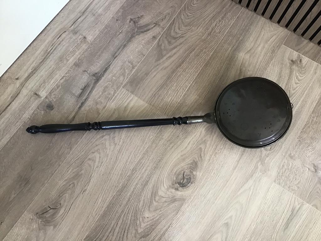 Antieke beddenpan, Ophalen