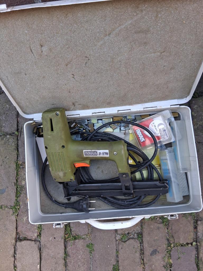 Novus J-170 elektrische tacker in koffer, Ophalen of Verzenden, Gebruikt