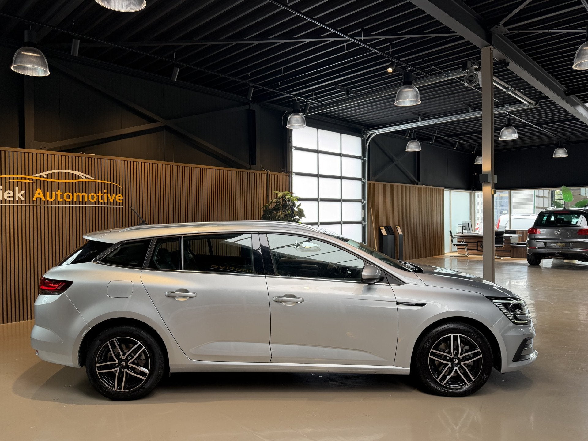 Renault Mégane Estate 1.6 E-Tech Plug-In Hybrid 160 Intens, Auto's, Gebruikt, 4 cilinders, Met garantie (alle), Plug-in hybride