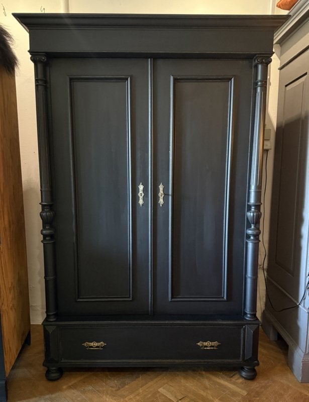 Antieke kast, vintage servieskast, brocante linnenkast VdlM, Ophalen, 100 tot 150 cm, 1 of 2 laden, Oude legkast, tv kast tv audio meubel zwart meidenkast