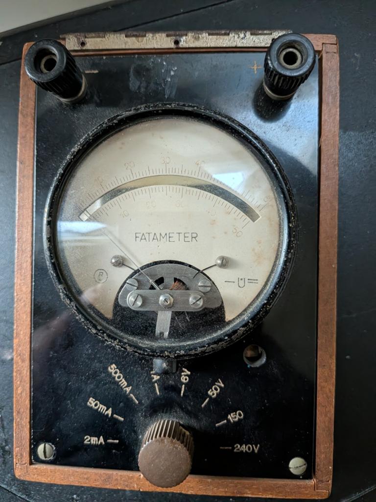 Vintage FATAMETER - Antieke Voltmeter/Ampèremeter, Antiek en Kunst, Verzenden