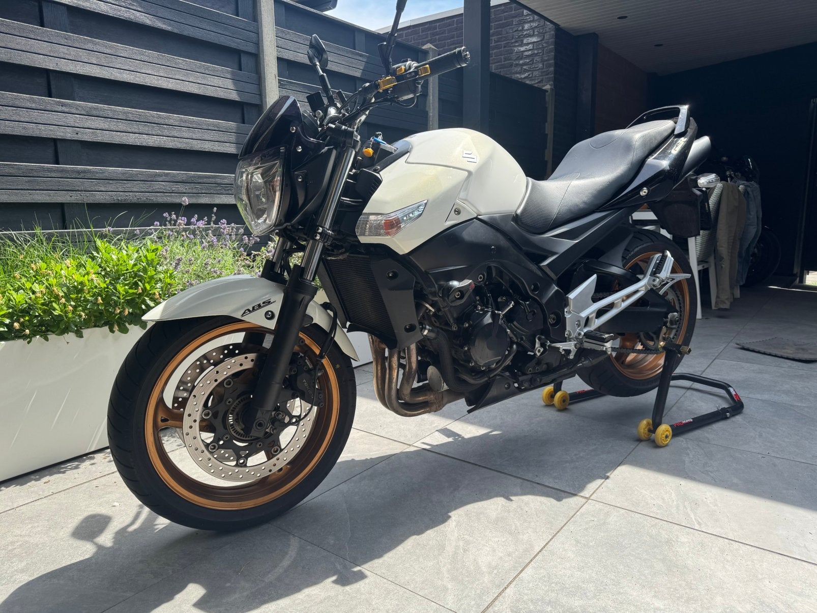 Suzuki GSR 600 wit sportieve tour, Particulier, Naked bike