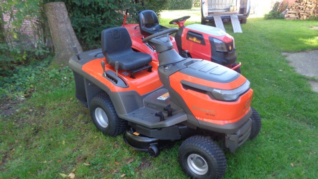 opruiming  2x zitmaaier met vangbak  1x zgan, Ophalen, Gebruikt, Husqvarna, Nederland