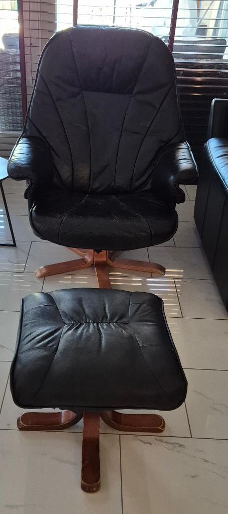 Draaistoel met hocker, Huis en Inrichting, Ophalen, Gebruikt, Minder dan 75 cm, 50 tot 75 cm