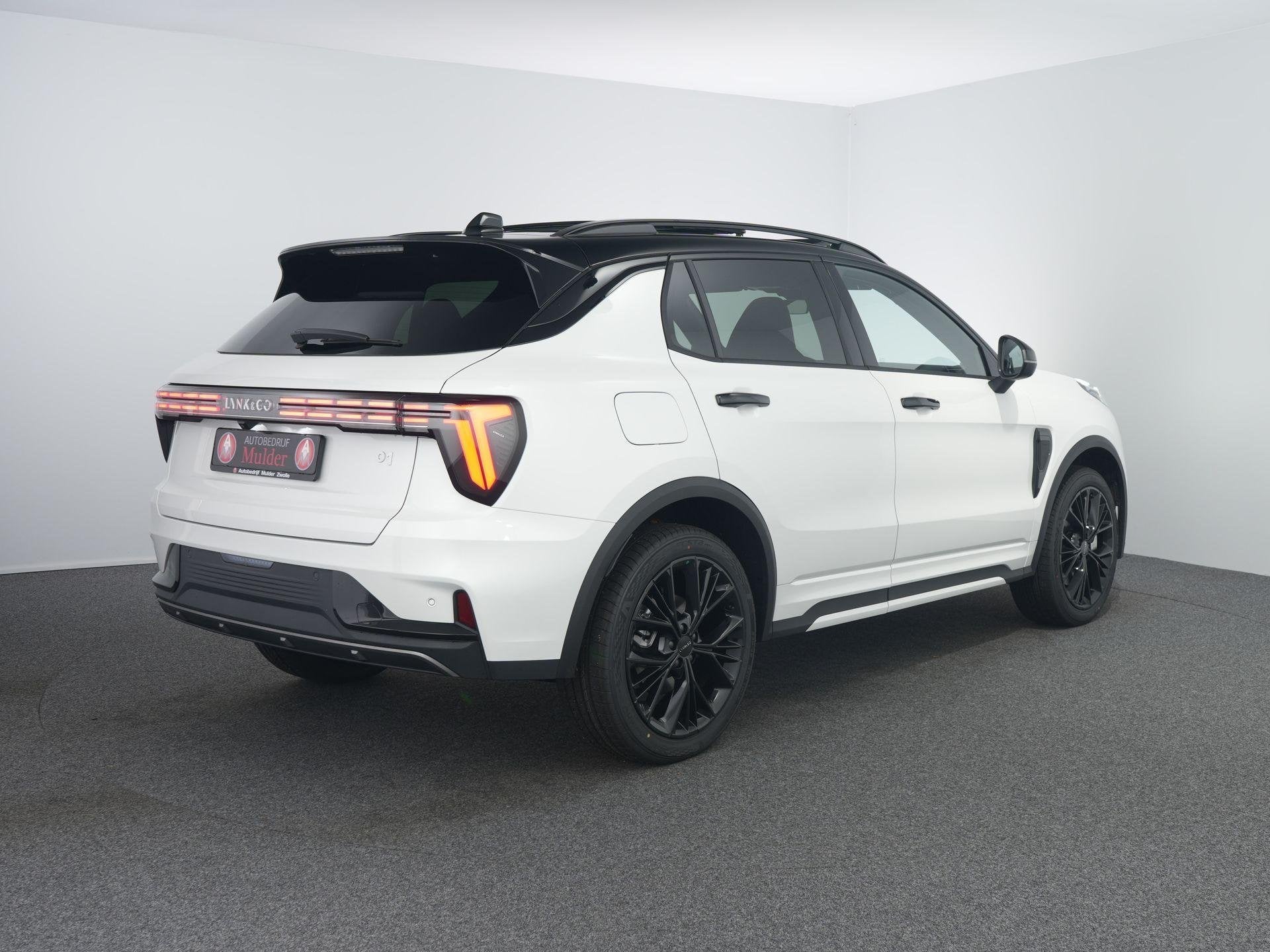 Lynk & Co 01 1.5 More | Pano | Leer | 360 Camera | ACC | Sto, Auto's, 1800 kg, Euro 6, 4 cilinders, 1898 kg