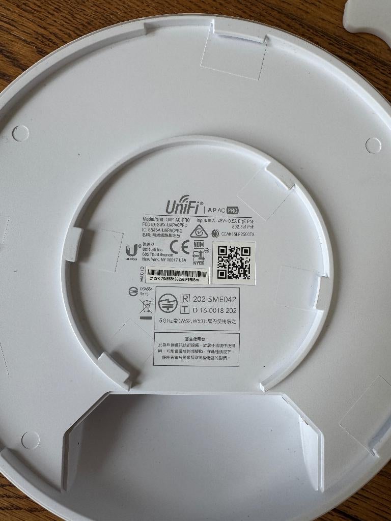 UniFi AP-AC-Pro Acces Point - Snelle en stabiele Wifi, Computers en Software, Accesspoints, Ubiquity UniFi, UniFi, Info@debitstore.nl