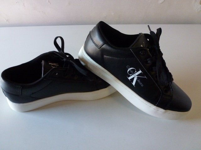 Mooie Calvin Klein Classic Sneakers, Kleding | Dames, Schoenen, Zo goed als nieuw, Sneakers of Gympen, Zwart, Ophalen of Verzenden
