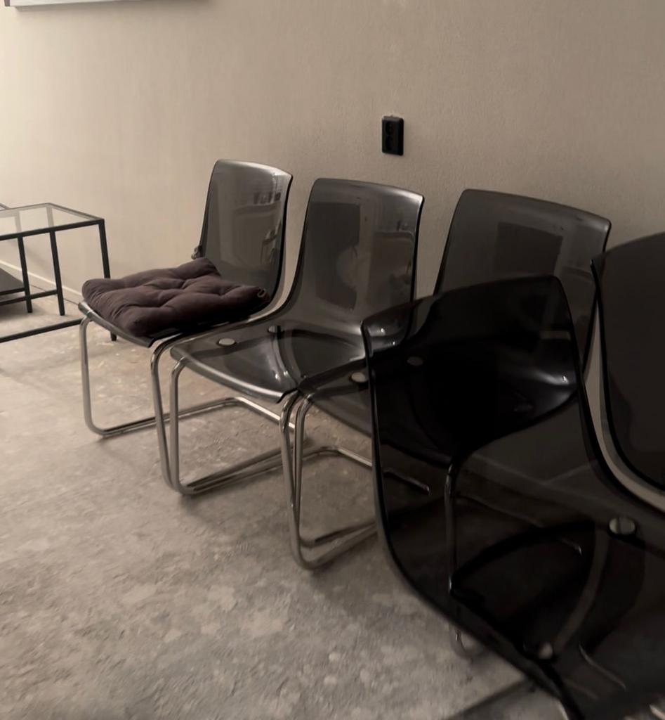 6 stoelen IKEA Tobias transparant grijs, Huis en Inrichting, Ophalen, Zo goed als nieuw, Grijs