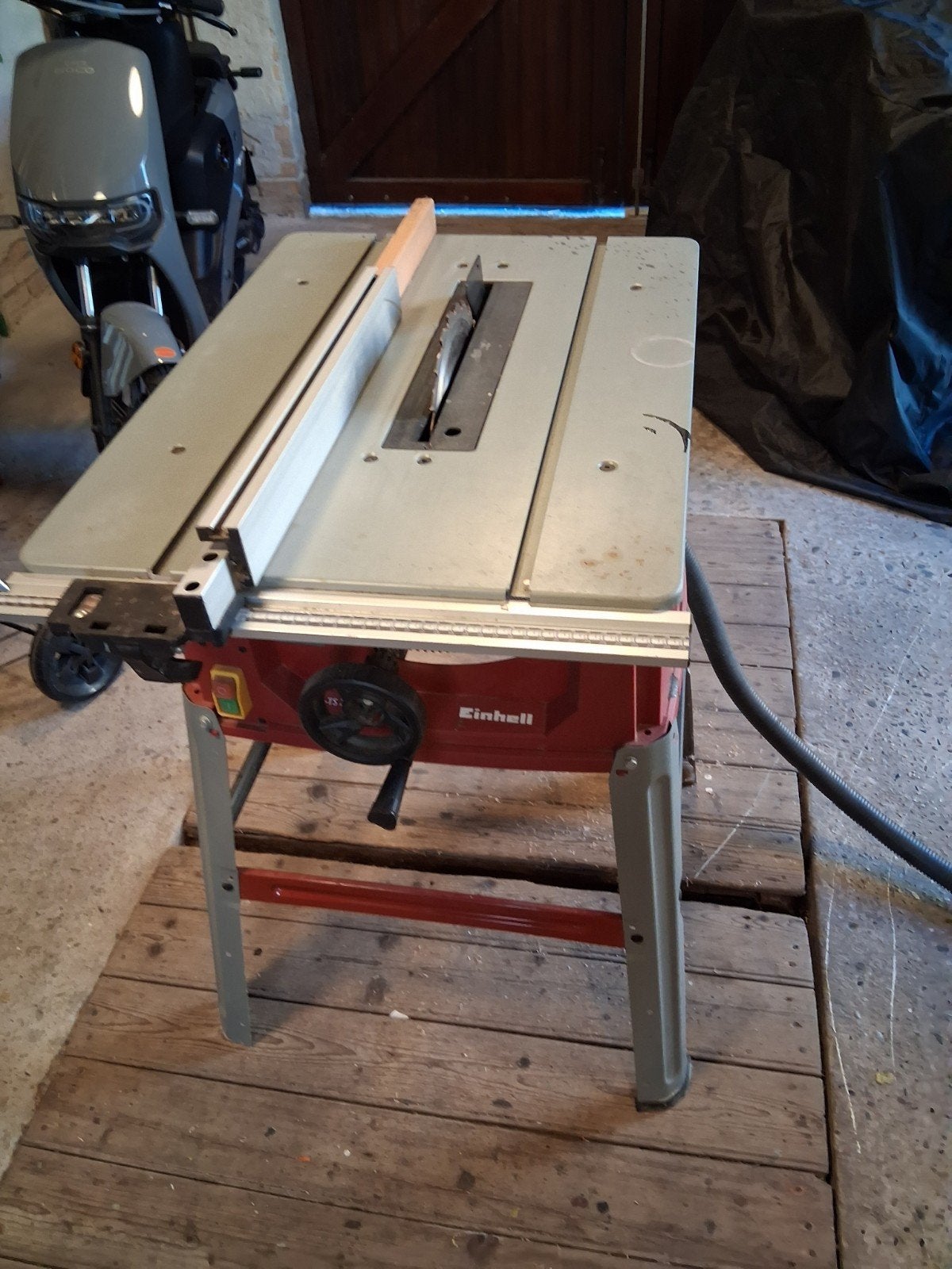 zaagtafel merk Einhell, Ophalen, Gebruikt, Cirkelzaag, 30 tot 70 mm