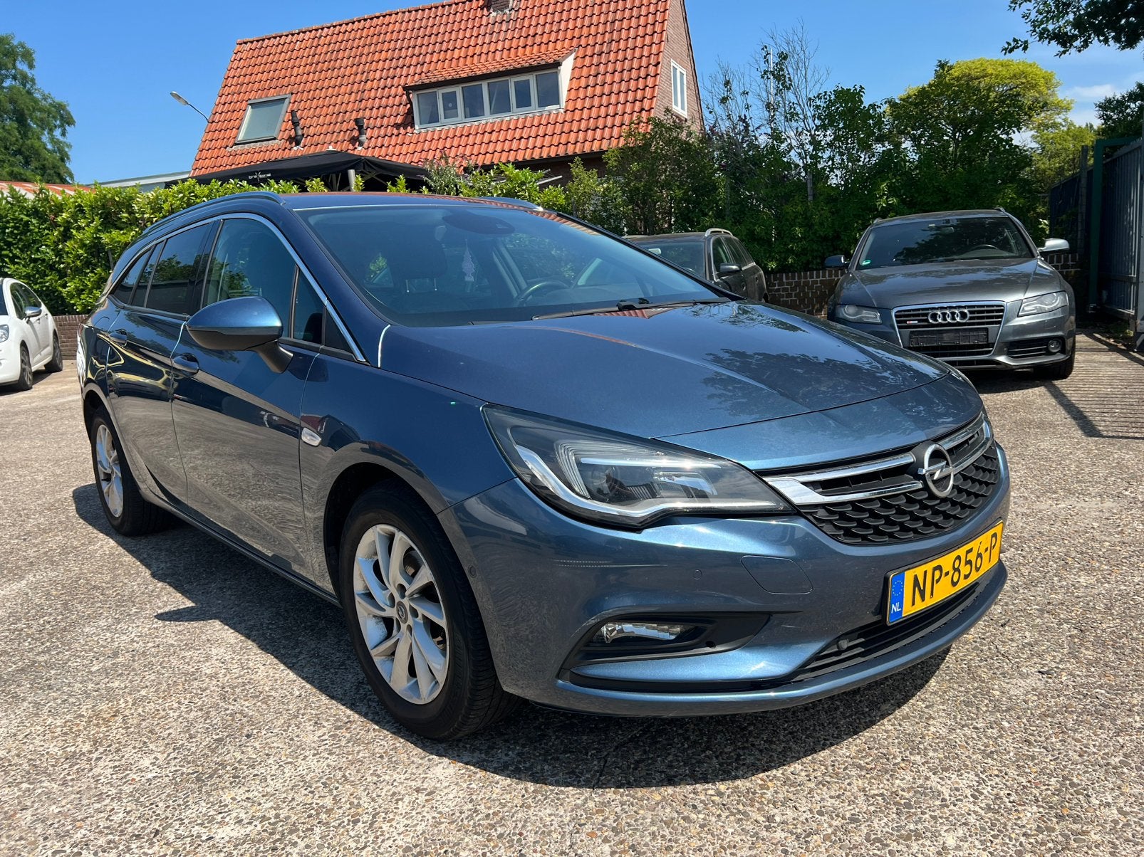 Opel Astra 1.6 Cdti 81KW Sports Tourer 2017 Blauw DEFECT, Voorwielaandrijving, 4 cilinders, Blauw, Leder en Stof