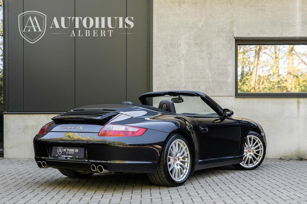 Porsche 997.1 Cabrio 3.8 Carrera 4S 381pk PCCB Carbon PASM, Auto's, Porsche, Automaat, Gebruikt, Zwart, Cabriolet