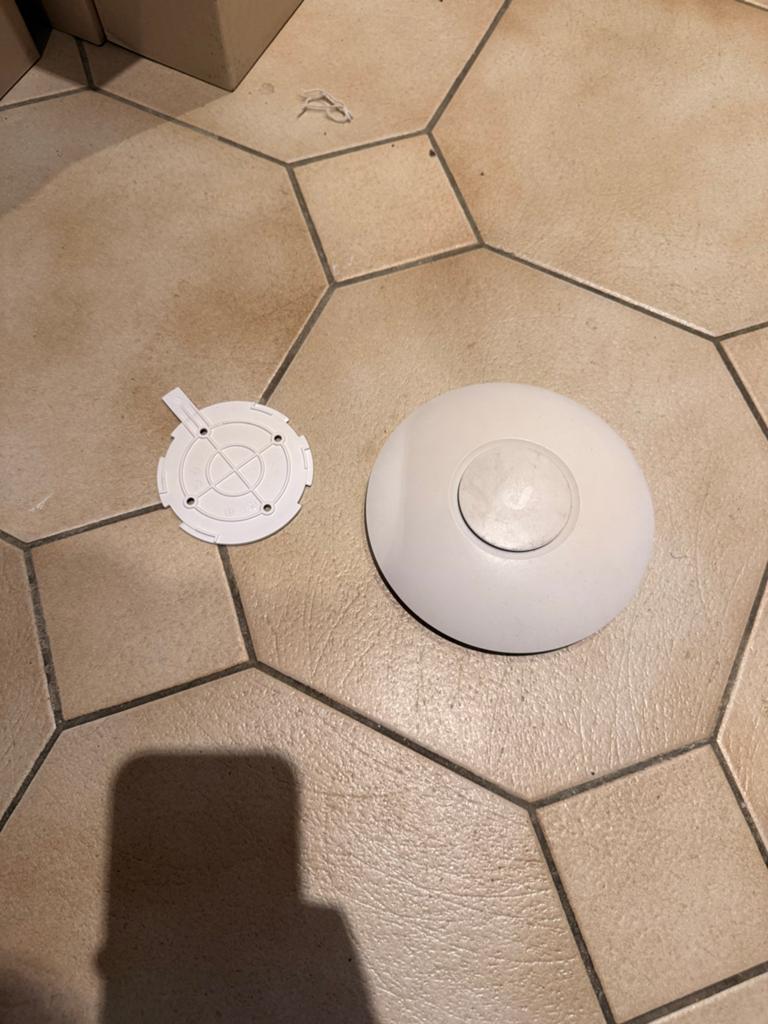 Unifi AC Lite Access Point - Betrouwbaar en Snel WiFi, Computers en Software, Accesspoints, Ophalen of Verzenden, Gebruikt
