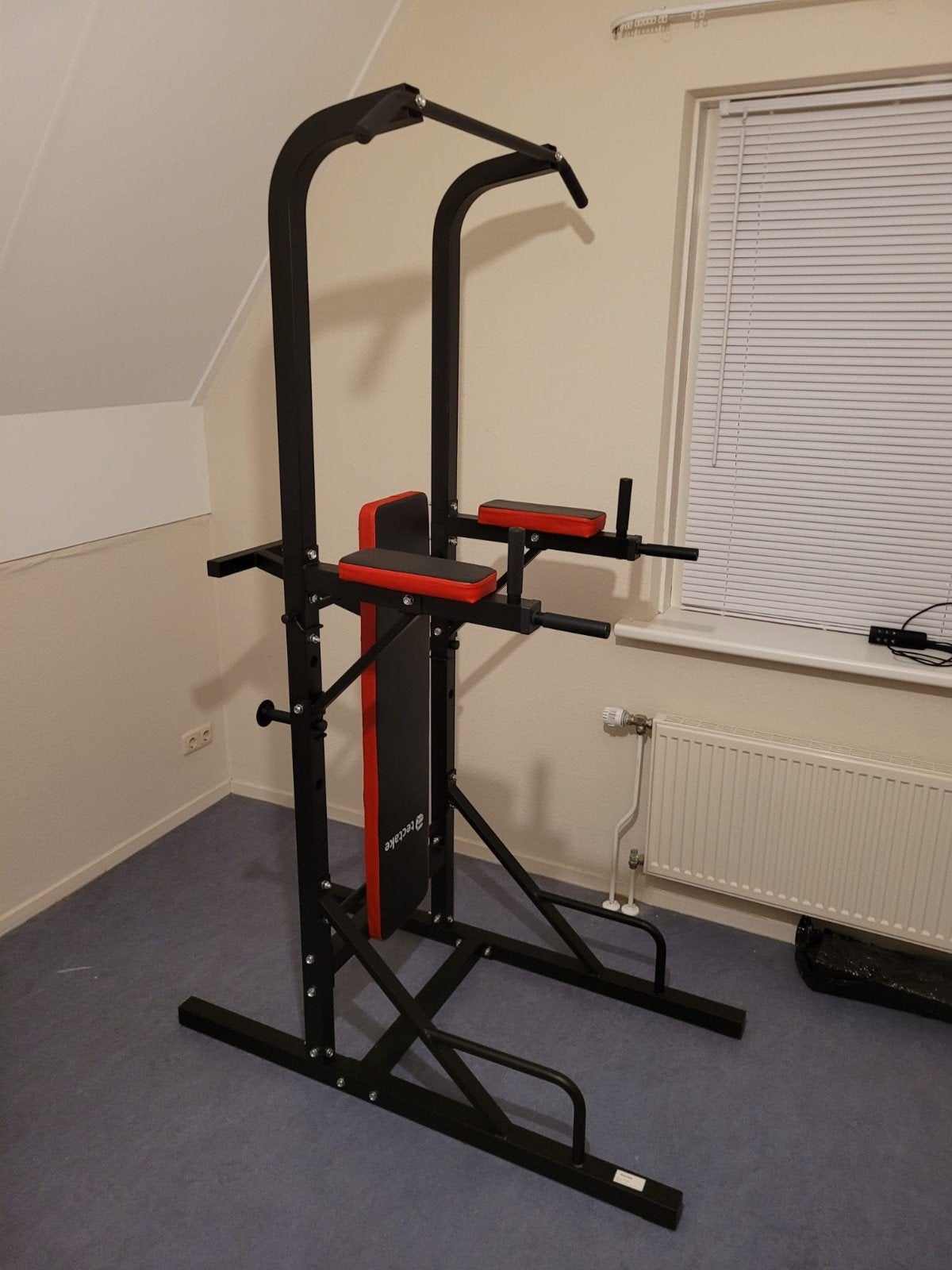 Pull up en Dip station met uitklapbaar bankje, Sport en Fitness, Fitnessmaterialen, Ophalen, Gebruikt, Buik, Oprekstang