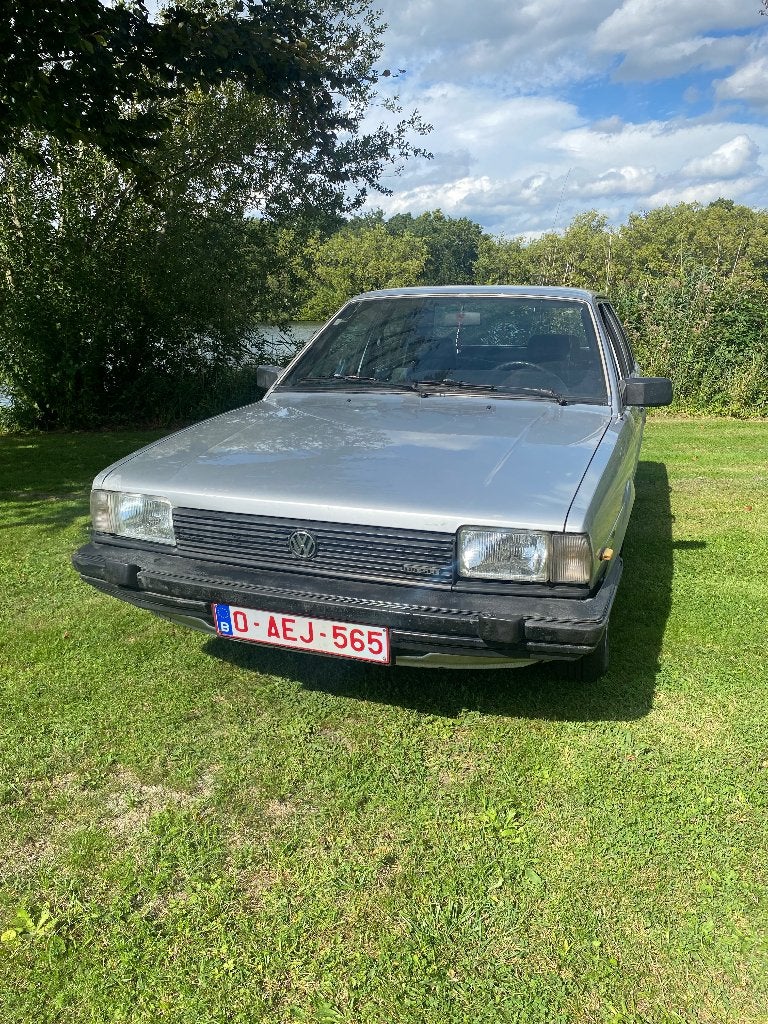 Volkswagen Santana Belastingvrij 1984 1.6L Diesel, Auto's, Voorwielaandrijving, Stof, 4 cilinders, 1600 cc