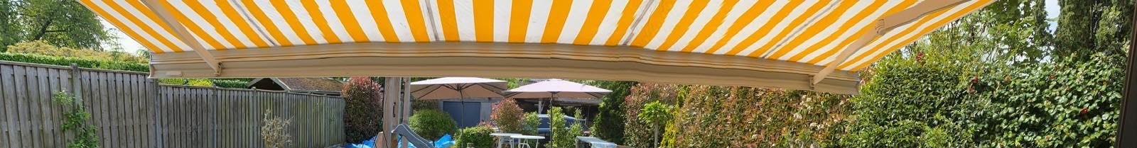 Sunmaster Knikarmscherm - Geel/Wit gestreept, Tuin en Terras, Ophalen, Gebruikt, 450 cm of meer, Elektrisch
