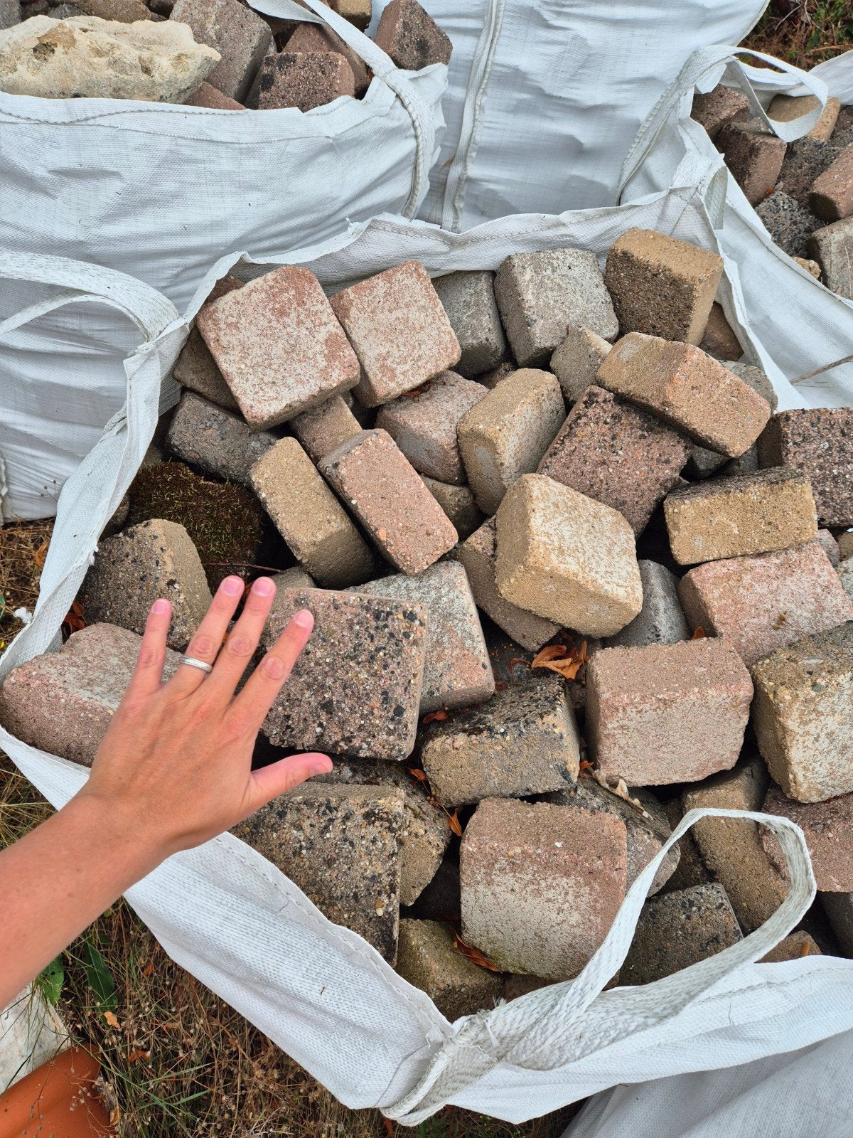 Gebruikte koppelstones in big bags, Tuin en Terras, Gebruikt, Klinkers, Ophalen of Verzenden, 10 m² of meer
