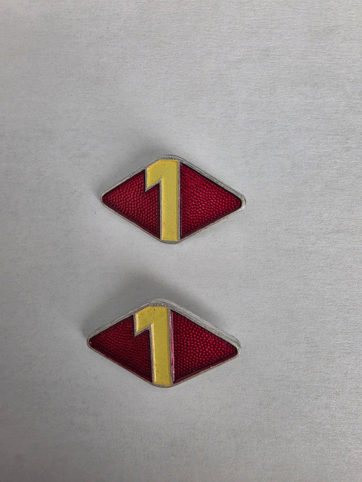 DDR Embleem / Badge - Nummer 1, Ophalen of Verzenden