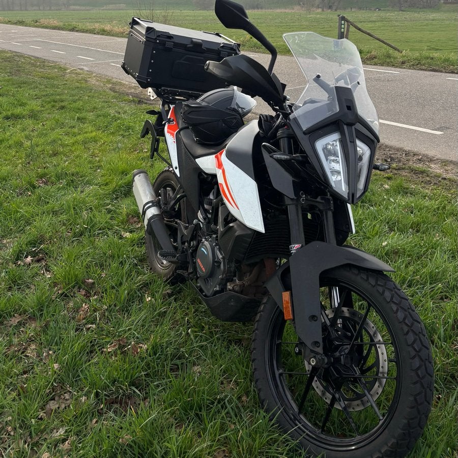 KTM 390 Adventure: A2 motor met top- en zijkoffers, Motoren, Occasion, Particulier, Toermotor, Minimaal motorrijbewijs A2