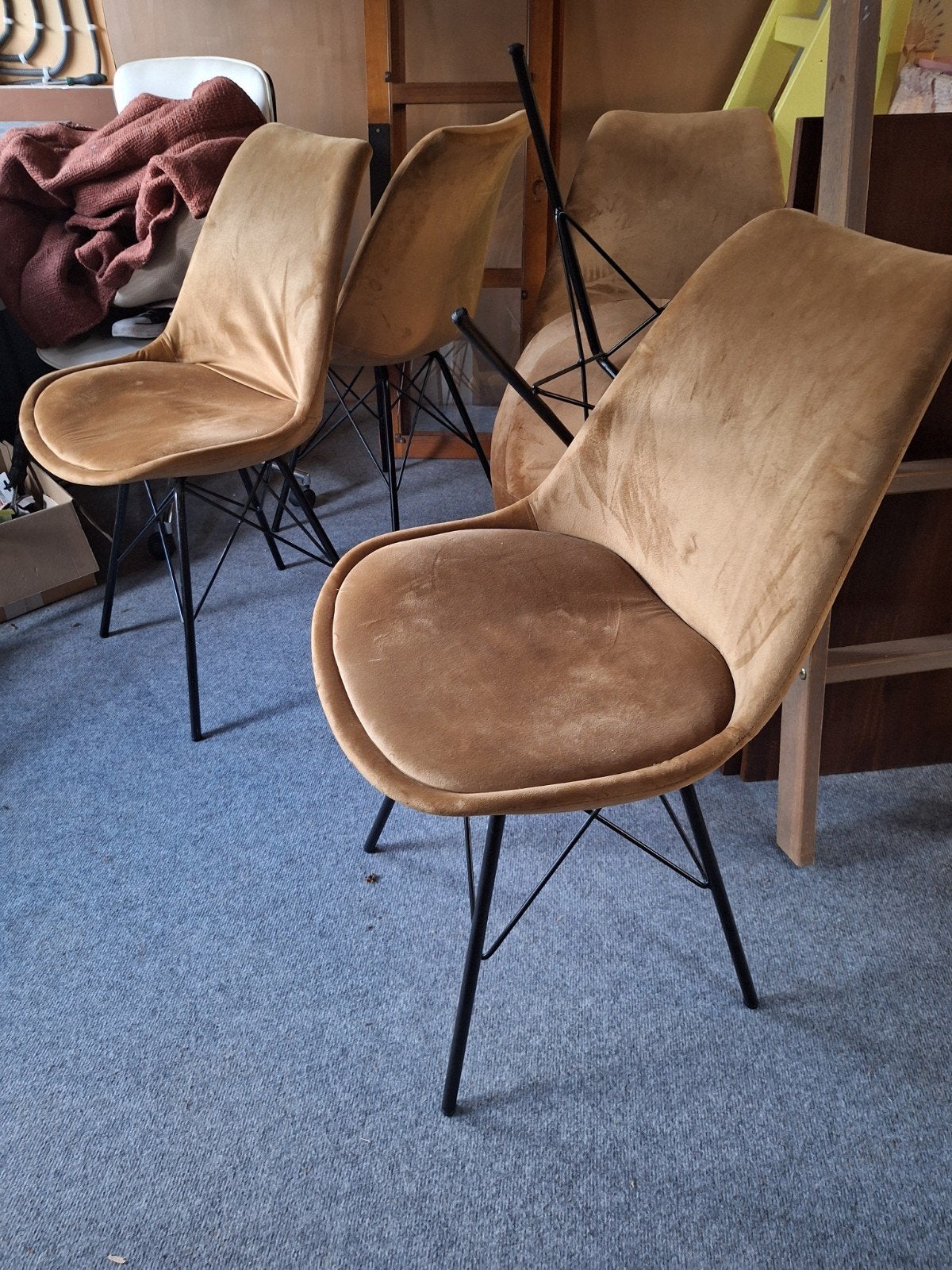 5 gouden fluwelen eetkamerstoelen, Ophalen, Gebruikt