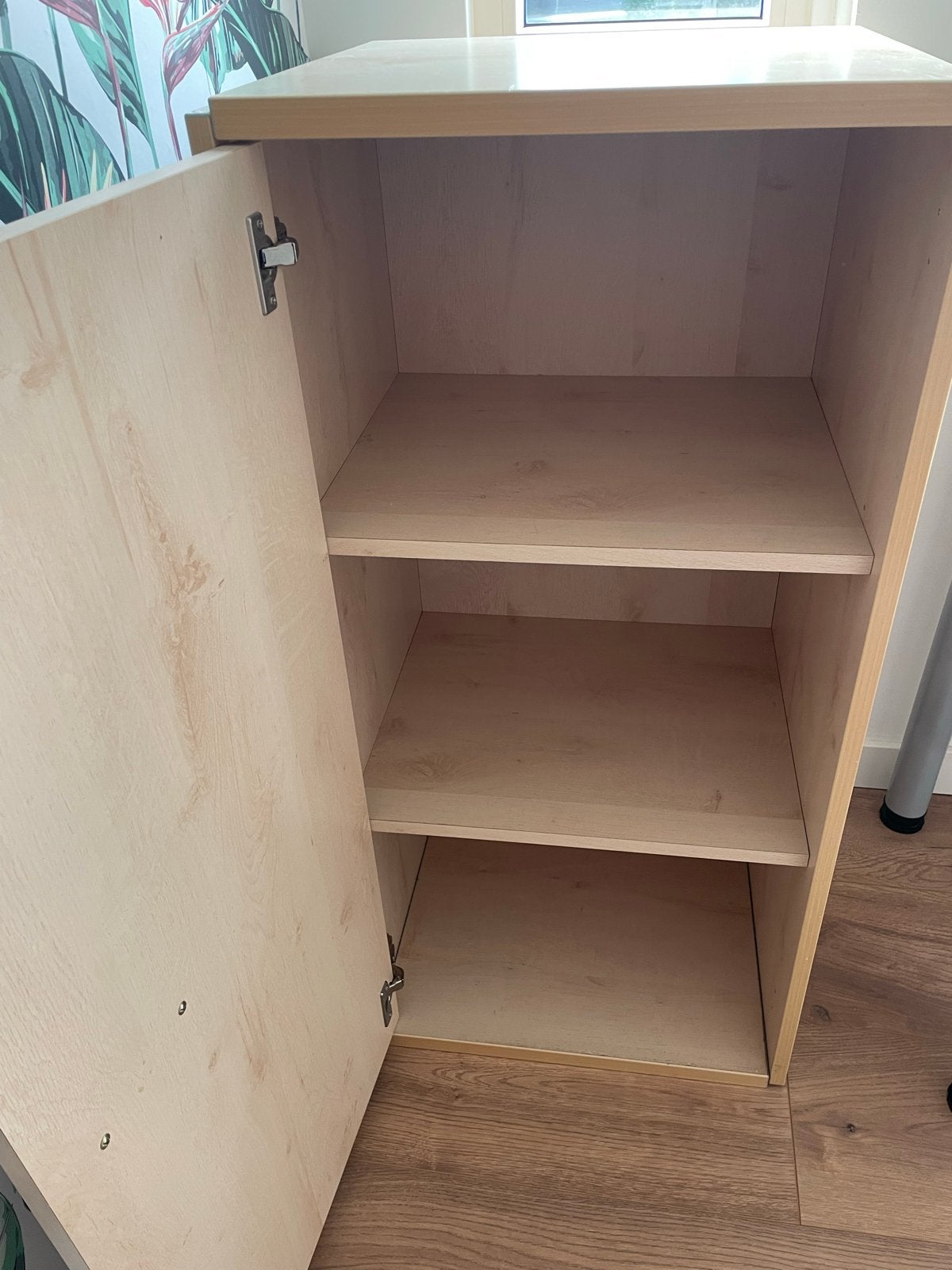 Houten kastje met planken en deur, Ophalen, Gebruikt