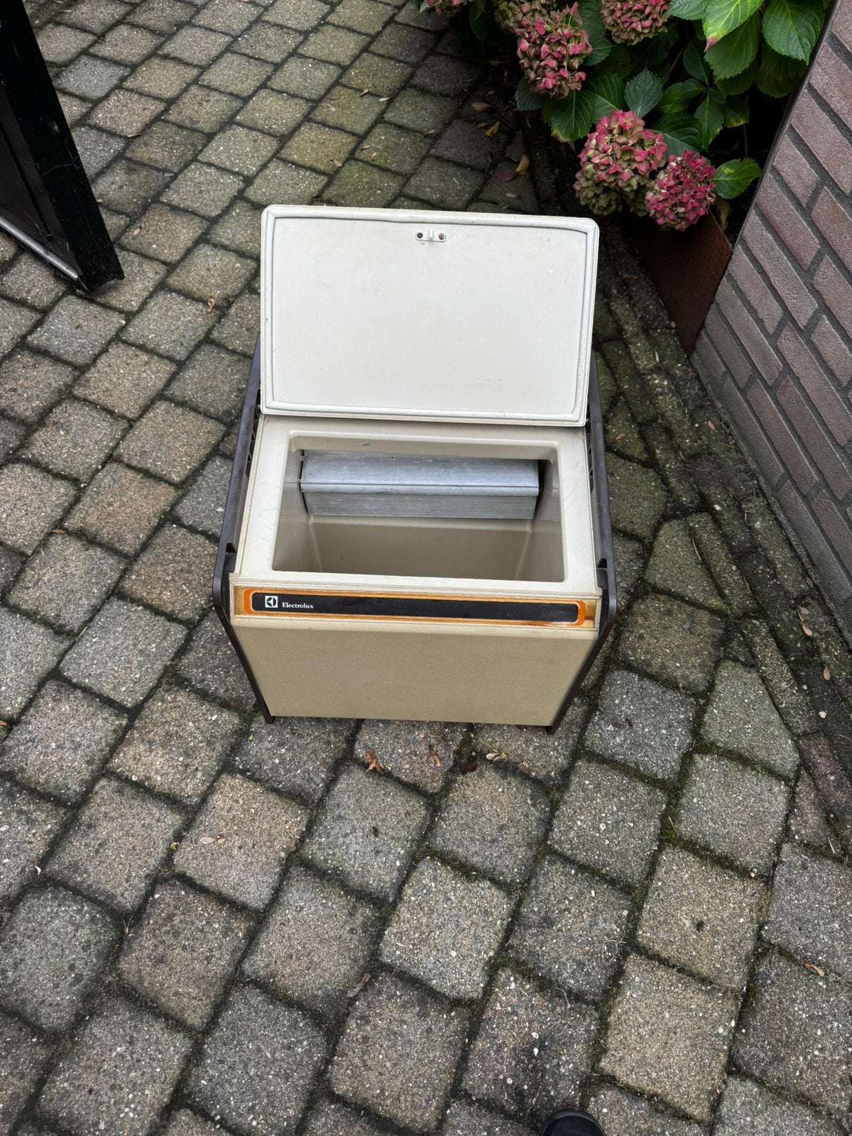 Elektroluxs campingkoelkast, Ophalen, Zo goed als nieuw, Elektrisch