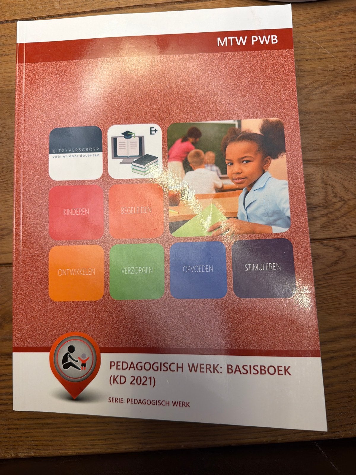 Pedagogisch Werk: Basisboek (KD 2021) - Christel Schollen, Ophalen of Verzenden, Gamma, Zo goed als nieuw, MBO