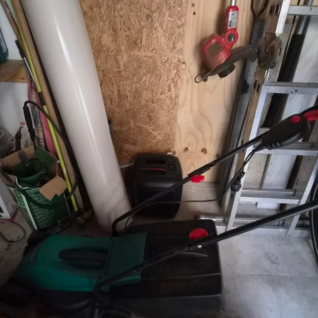 Elektrische grasmaaier en kantenknipper set, Ophalen, Gebruikt, Elektrische grasmaaier, Opvangbak