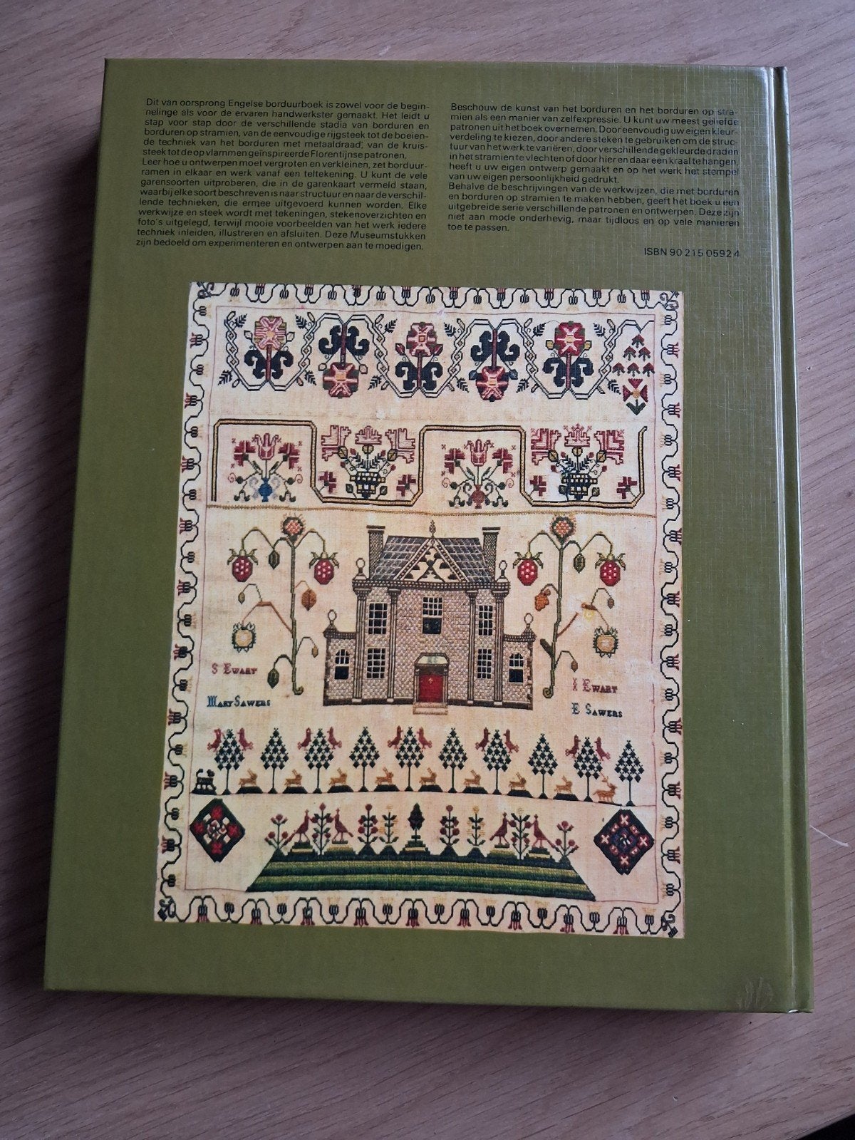 Vintage boek Naaldkunst: Het grote borduurboek, Ophalen of Verzenden, Gelezen, Borduren en Naaien