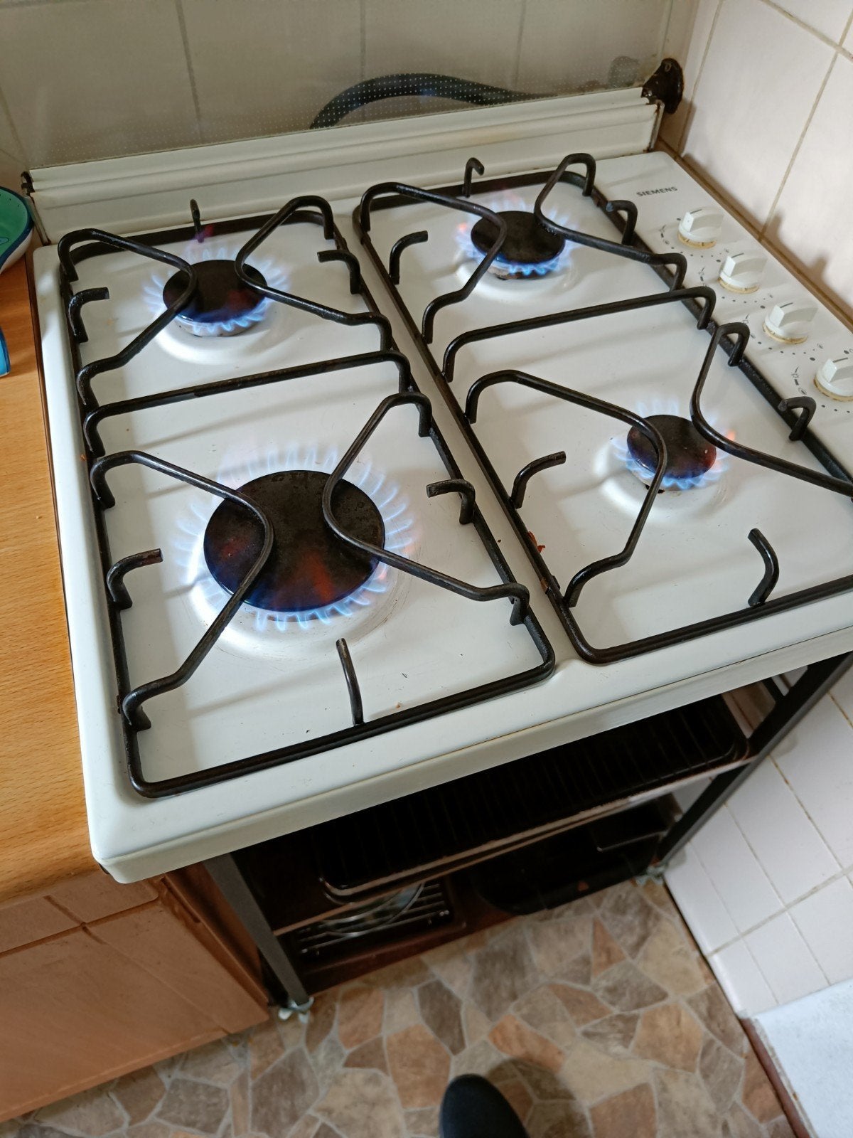 Siemens Vrijstaande Gaskookplaat (4-pits) Inclusief Gasslang, Ophalen, Gebruikt, Minder dan 85 cm, 4 kookzones