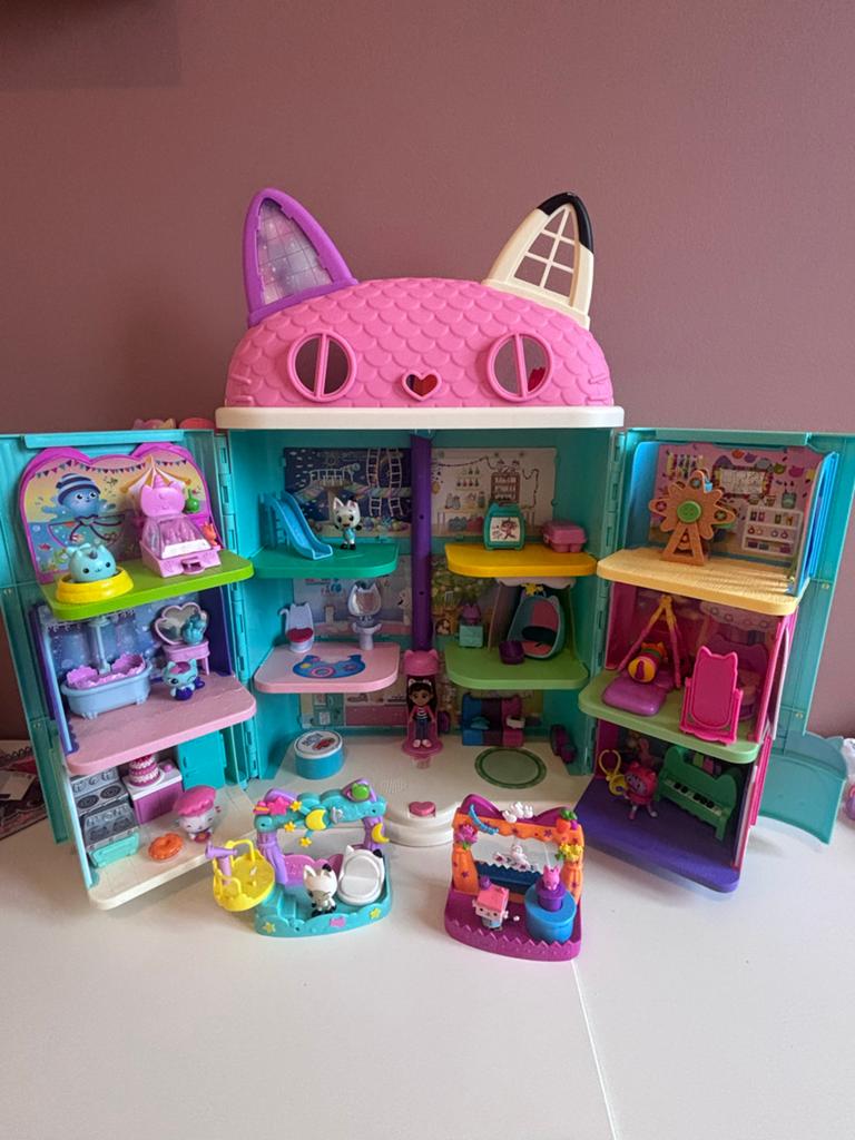 Gabby's Poppenhuis met 6 kamers, balkons & veel accessoires, Ophalen of Verzenden, Gebruikt, Meisje