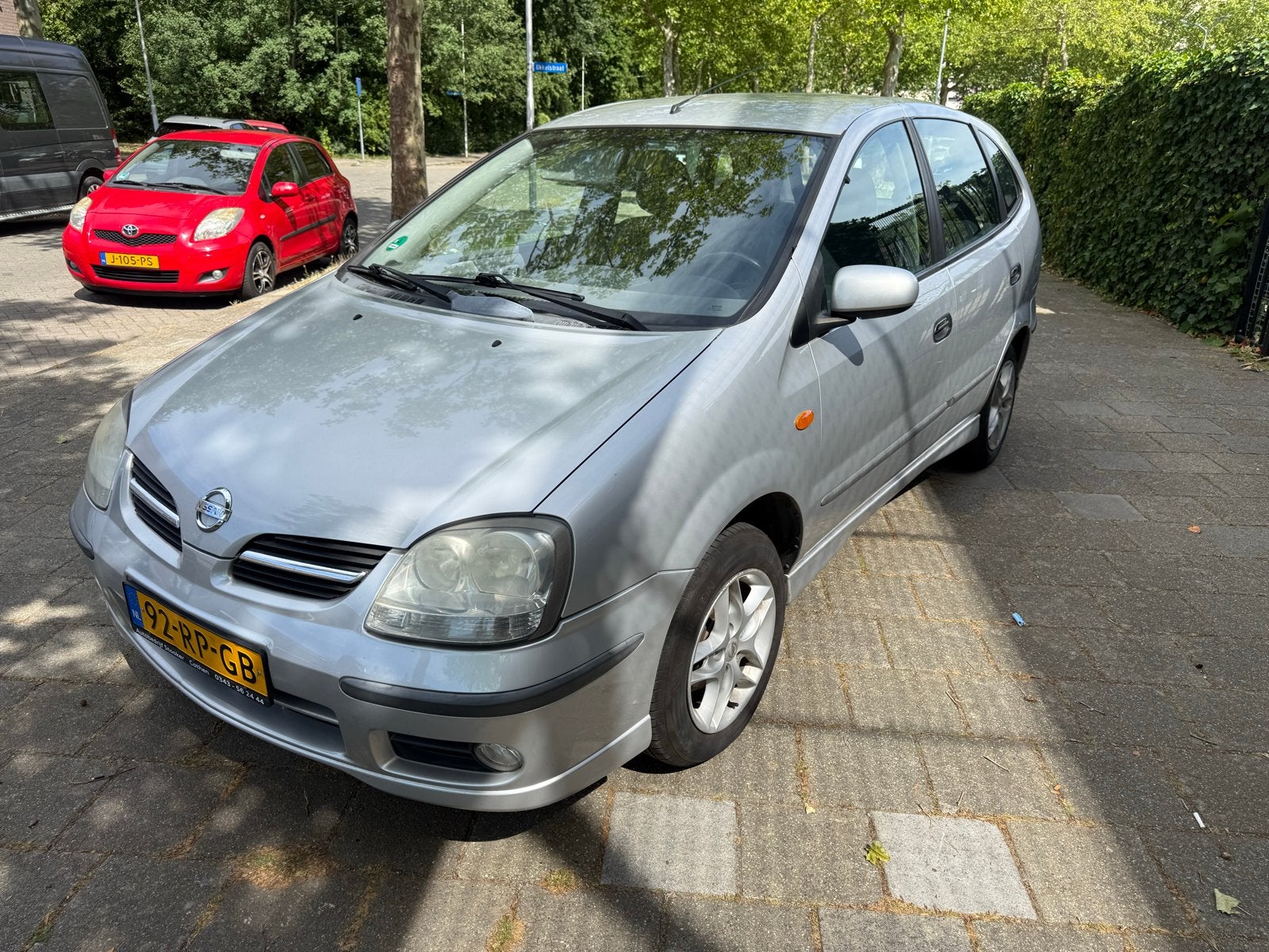 Nissan Almera Tino 1.8 - AIRCO!, 4 cilinders, Almera Tino, Origineel Nederlands, Bedrijf