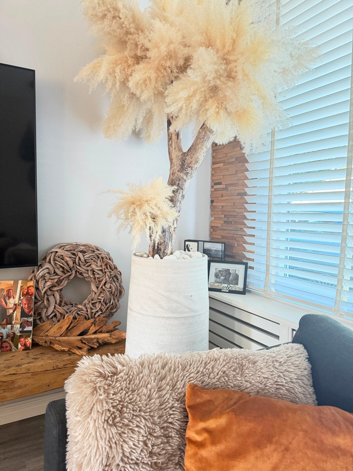 Grote pampasboom xxl  in mooie witte pot 235 hoog, Huis en Inrichting, Woonaccessoires | Vazen, Ophalen, Zo goed als nieuw