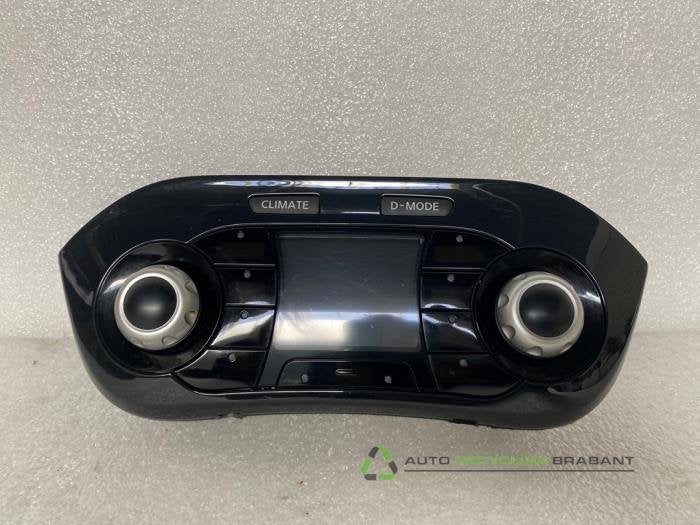Kachel Bedieningspaneel van een Nissan Juke, Gebruikt, -, -, Ophalen of Verzenden