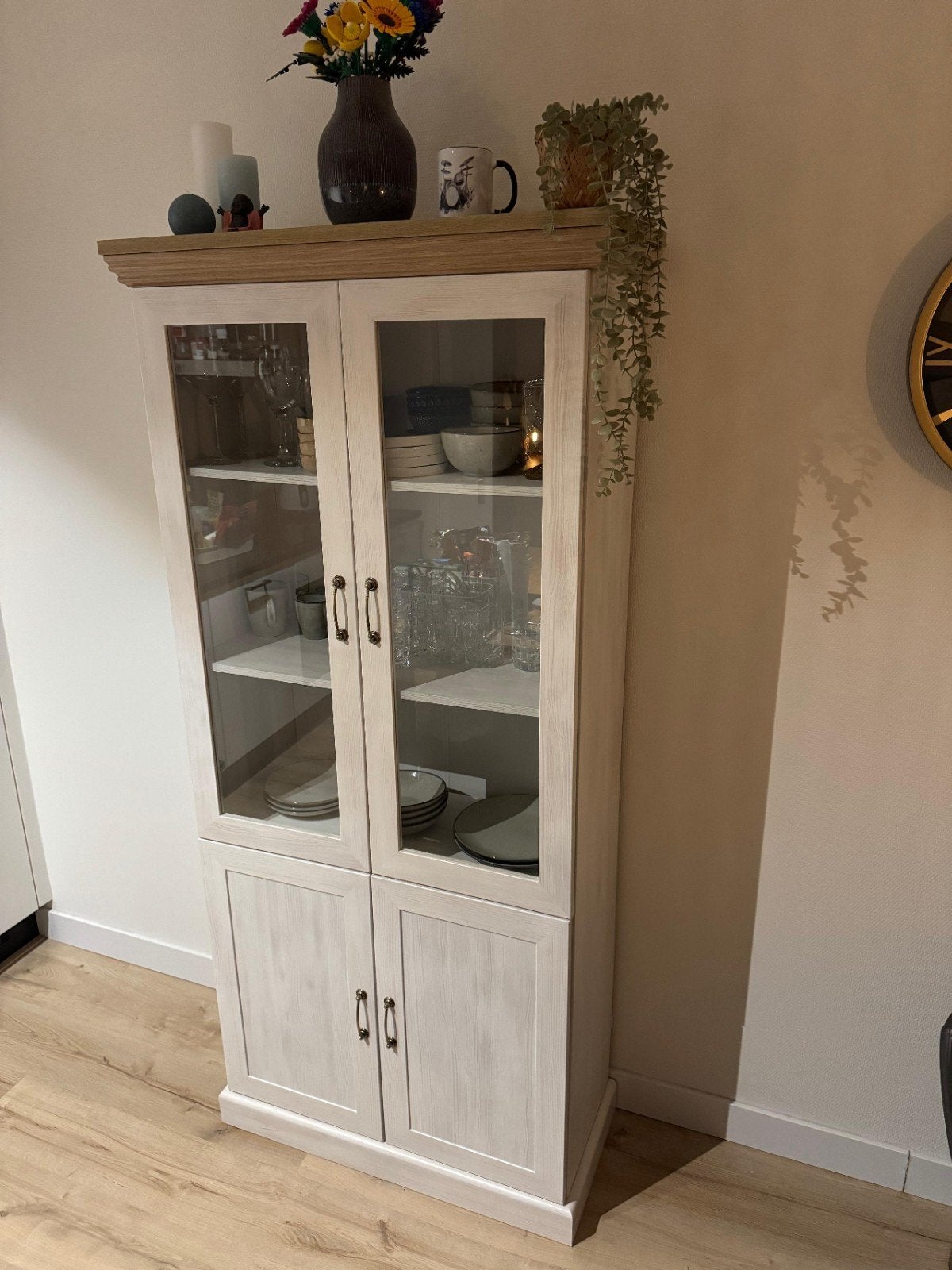 Stijlvolle Vitrinekast van Meubella, Huis en Inrichting, Kasten | Dressoirs, Ophalen, Met deur(en), Glas, Modern landelijk