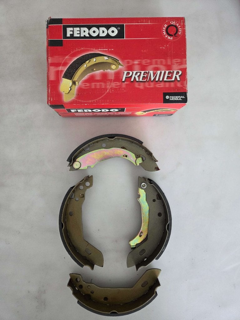 Set Remschoenen Peugeot 205 309 Renault 5 9 11 18 19 Clio, Niet ingevuld, Renault, Niet ingevuld, Ophalen of Verzenden