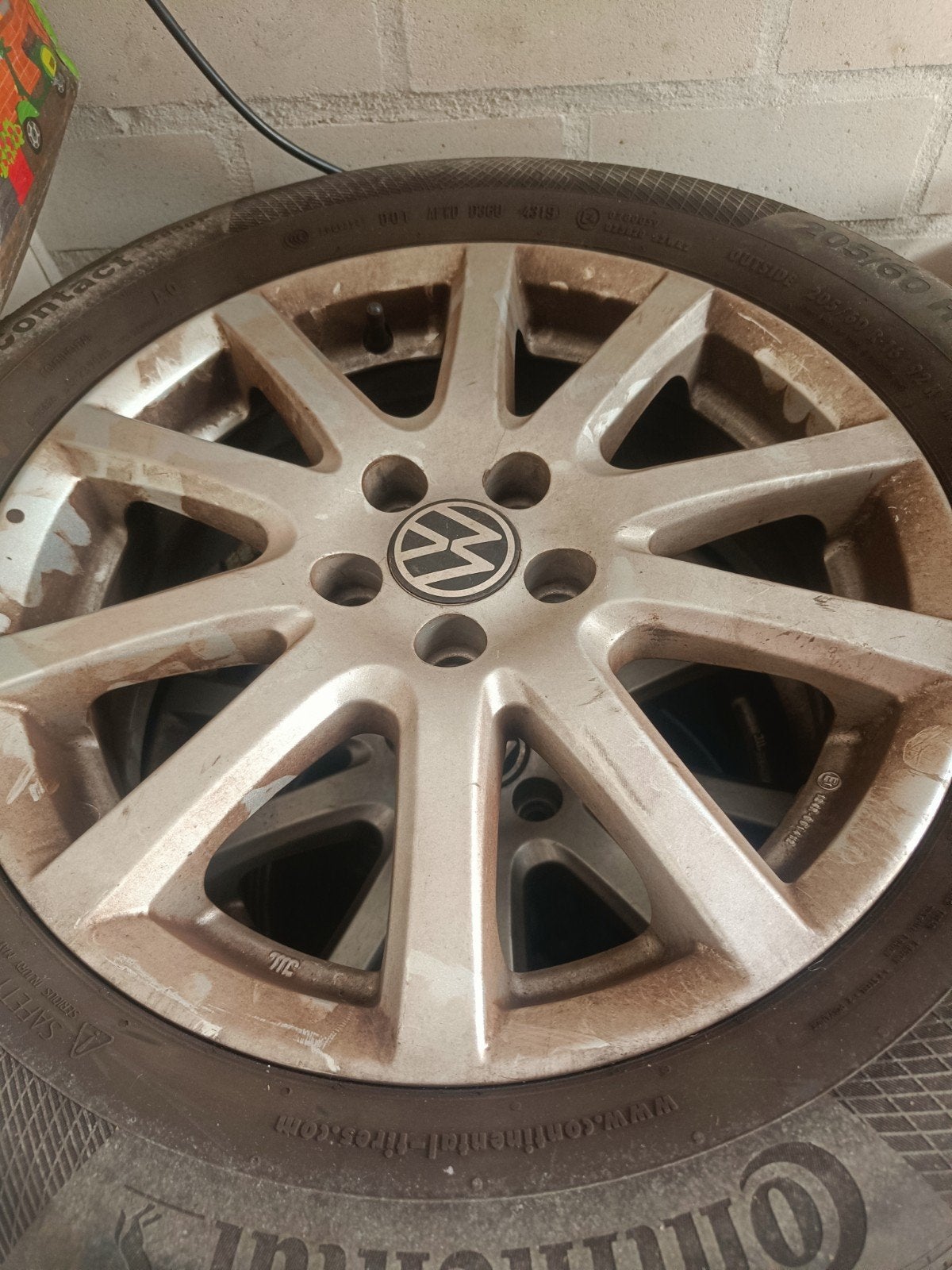 VW T-Cross lichtmetalen velgen met winterbanden, Ophalen, Gebruikt, 16 inch, Banden en Velgen